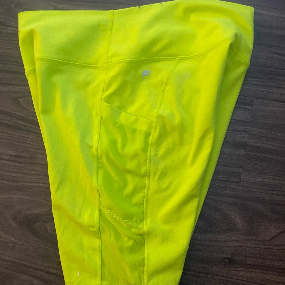 gently used bright highlight color high waisted